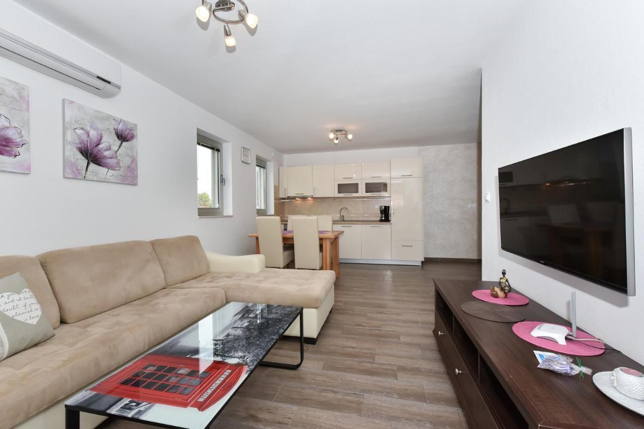 Apartmani Iva Vir Esterno foto