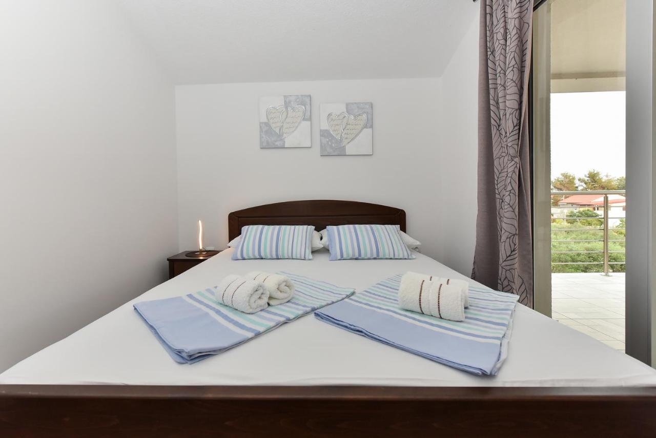 Apartmani Iva Vir Esterno foto