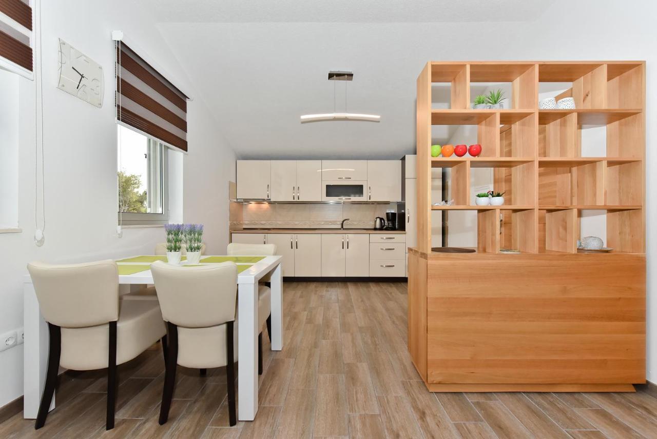 Apartmani Iva Vir Esterno foto