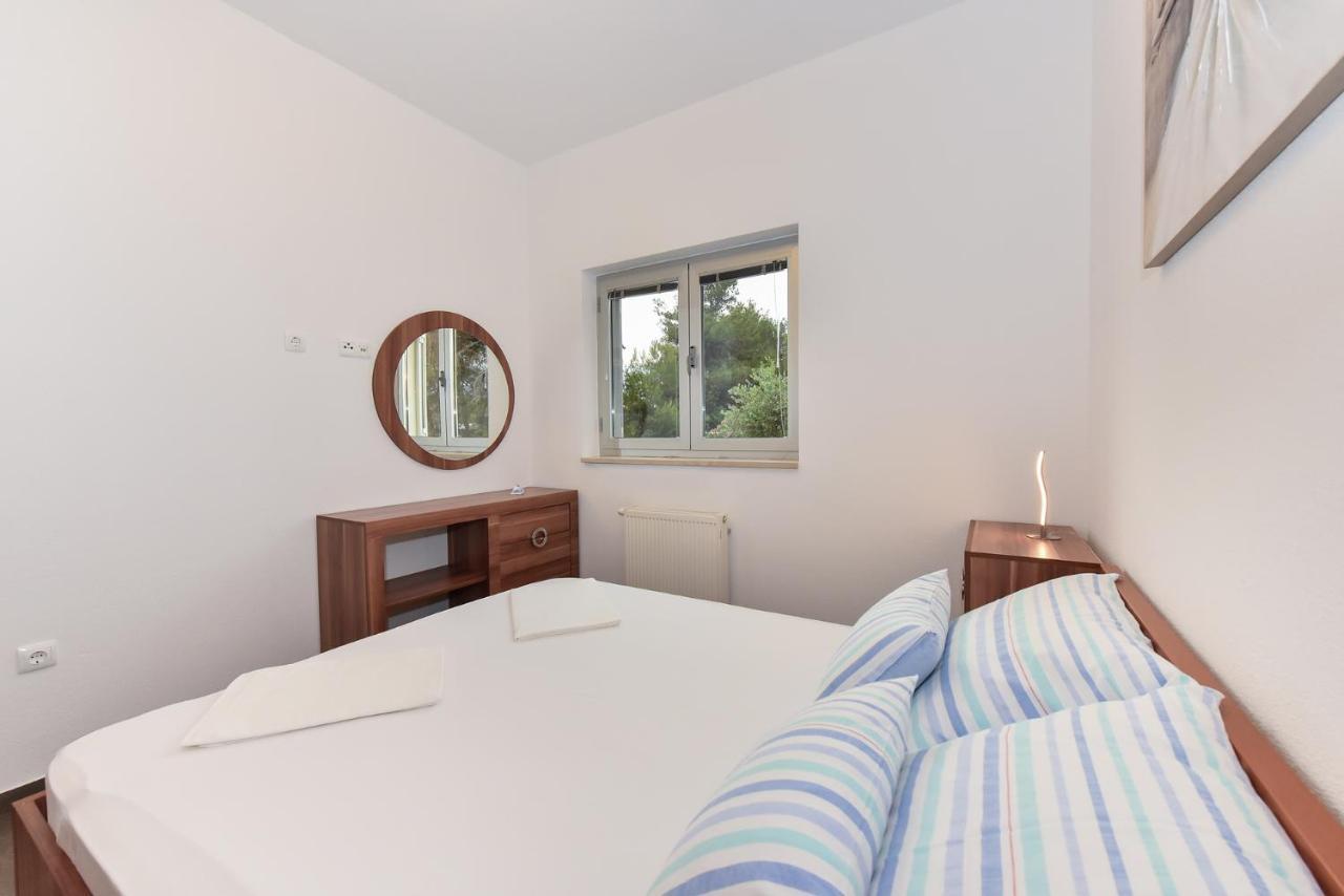 Apartmani Iva Vir Esterno foto